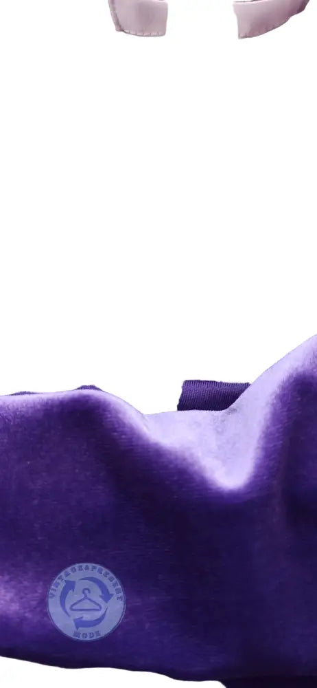 Lila Strickpullover mit weißem Etikett am Hals, gebrauchtes Party-Kleid Gr. M