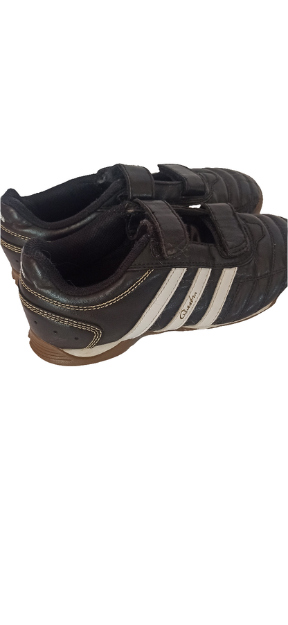 Sportschuhe von Adidas Gr. 33