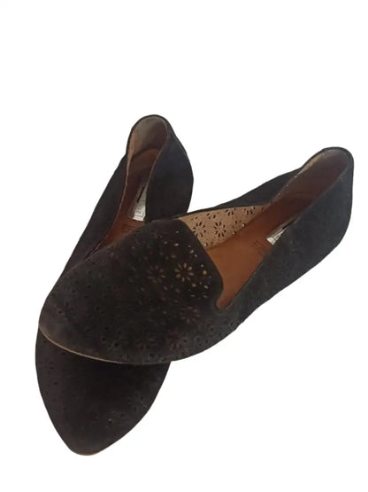 Gebrauchte schwarze Wildleder-Ballerinas Gr. 39 mit floraler Perforation am Zeh