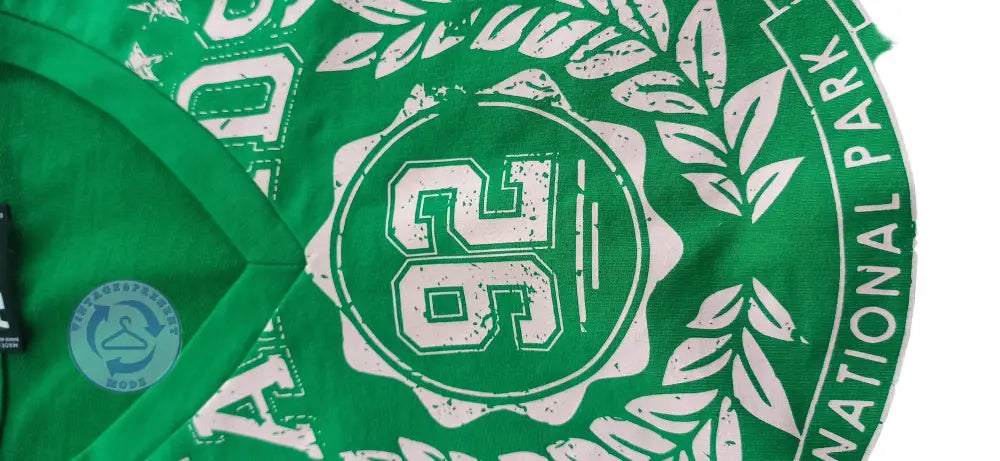 Grünes T-Shirt M Baumwolle mit weißem 92-Nationalpark-Design