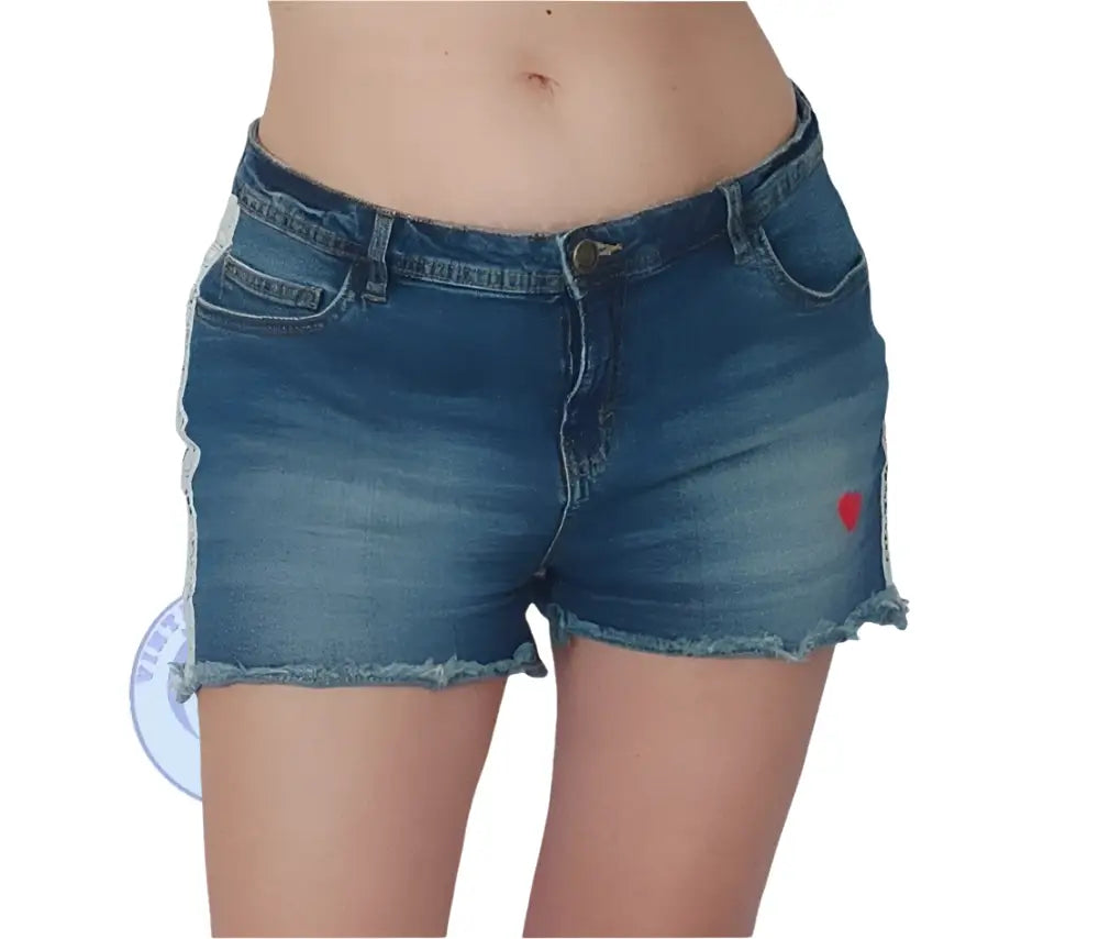 Gebrauchte blaue Jeansshorts Größe 42 mit Fransen und weißem Rand
