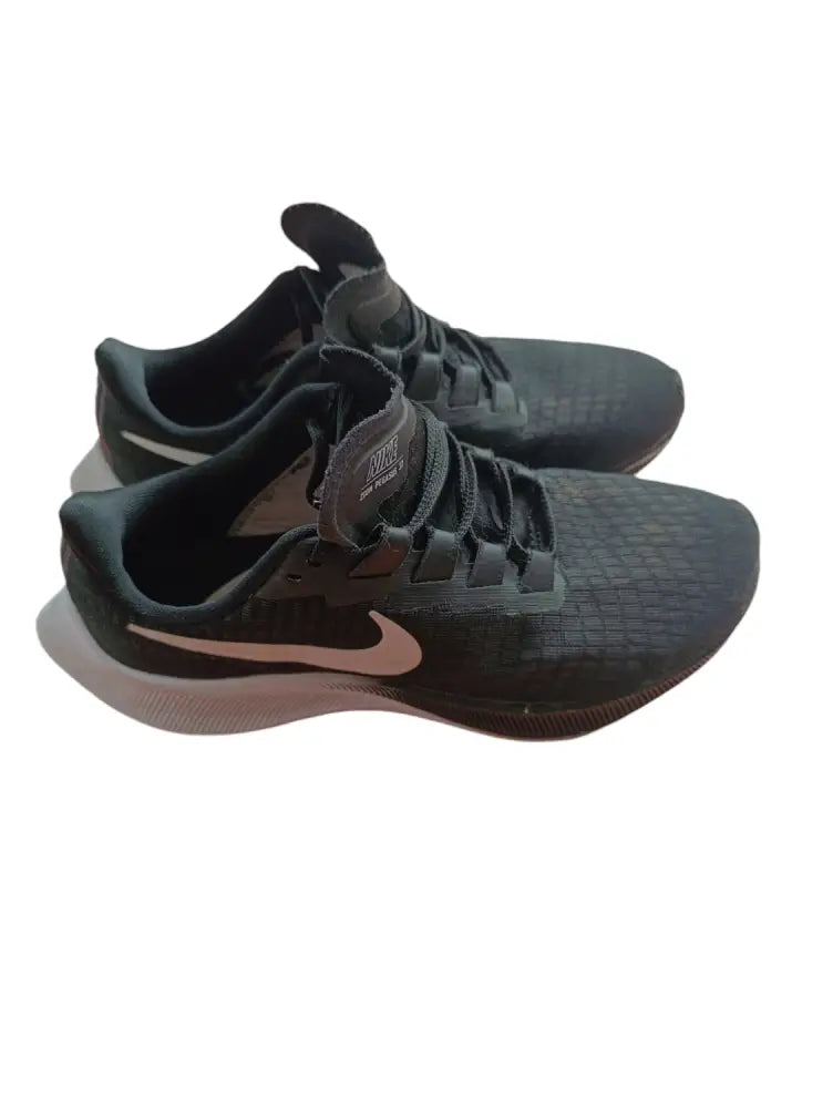 Sportschuhe Nike Zoom Pegasus Gr. 39 - Sneakers Sportschuhe Nike Zoom Pegasus Gr. 39 - Vintage&Present Mode
