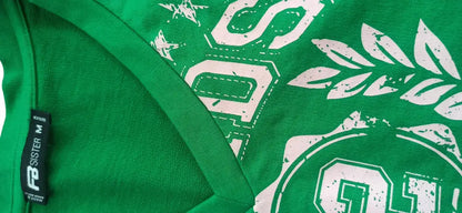 Grünes gebrauchtes Baumwoll-T-Shirt M mit weißem distressed Design aus Zahlen und Blättern, guter Zustand