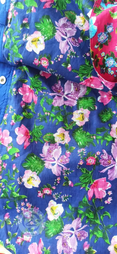 Blauer Blumenstoff mit rosa, weißen, lila Blumen und grünen Blättern, Wickelrock Wenderock Baumwolle super Zustand